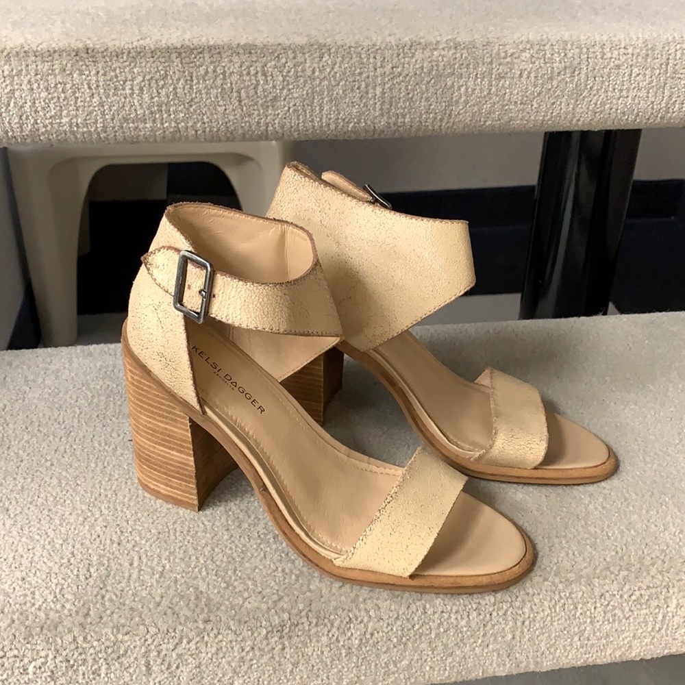 Anthropologie {Kelsi Dagger}Sz 9 Distressed Heels